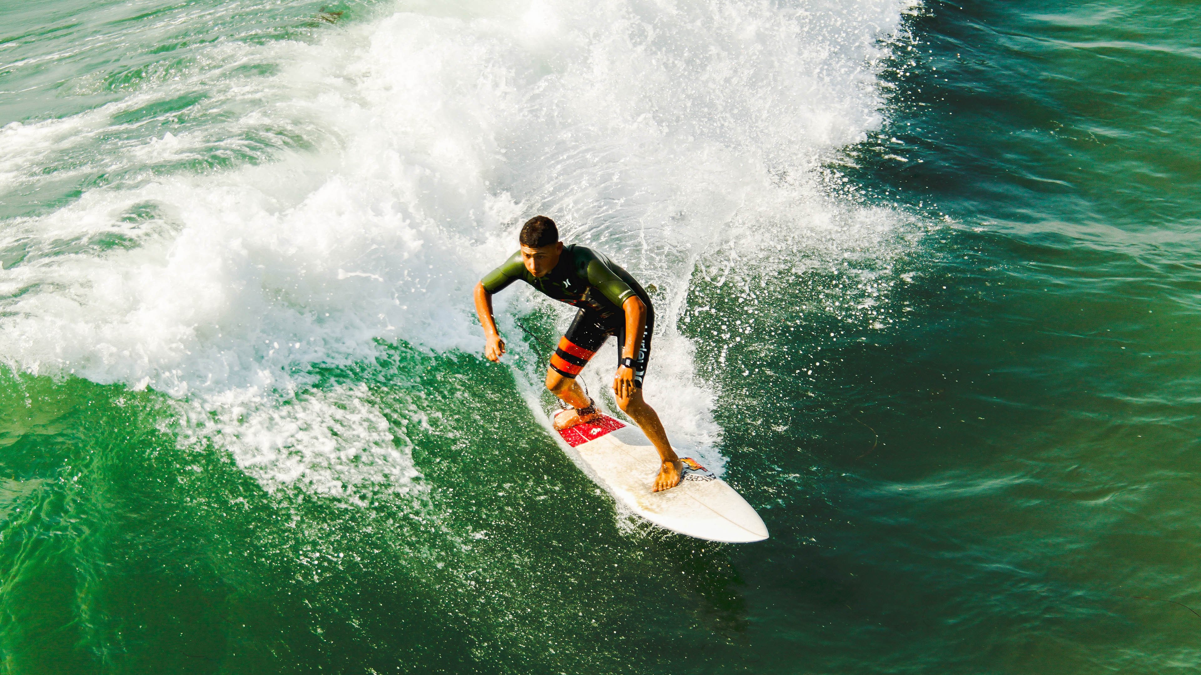 艾比·德尔福：作为防守支柱，成功组织起南非队的防线，《艾比·里德尔》